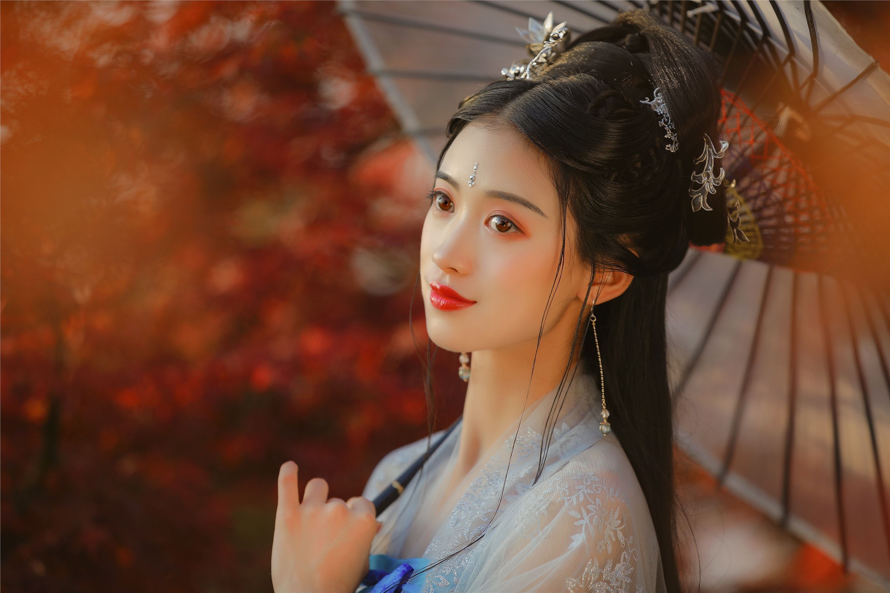 YITUYU艺图语 2021.08.23 秋枫萧瑟 吉祥祥